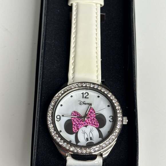Vintage White Minnie Mouse Women\'s Watch New In Box From Avon